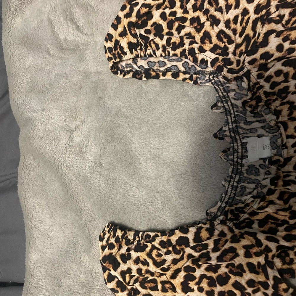 H&M Black and Brown Ruffled Crop Blouse - Picture 7 of 7